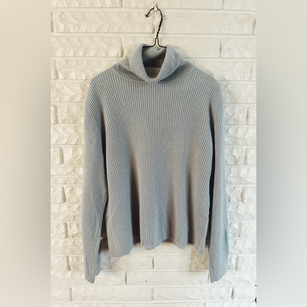 Cozy Ribbed Turtleneck Cashmere Sweater